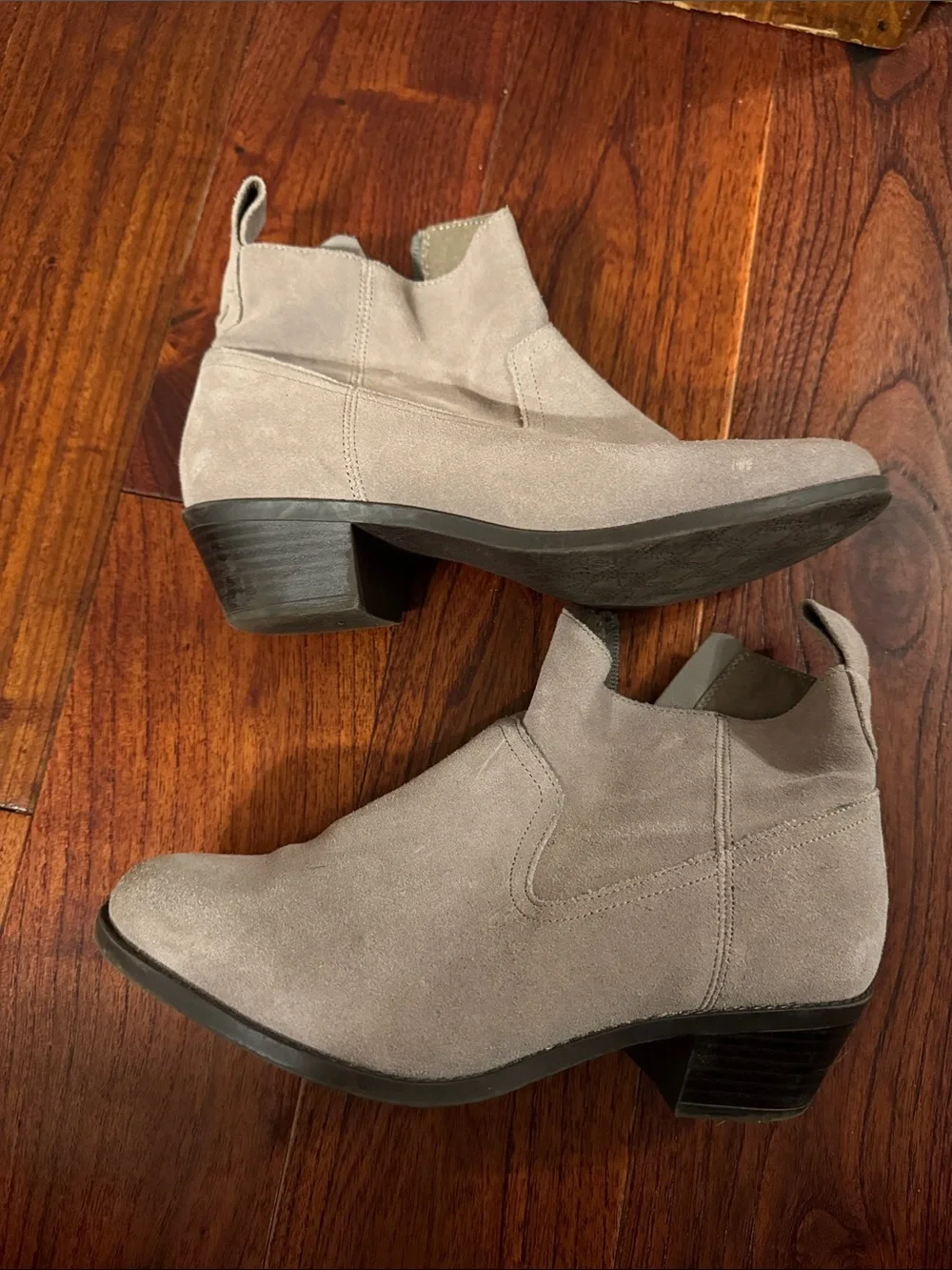 Vionic Vera Water-resistant Gray Suede Western Style Ankle Boot, Size 7.5